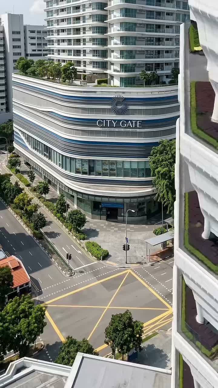 Right along Beach Road, City Gate is easy to reach by MRT, bus, car, taxi or on foot — and once you’re here, there’s plenty to eat, browse and discover.